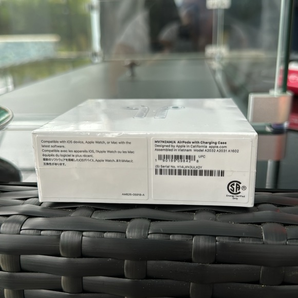 Apple Airpods - Picture 3 of 5